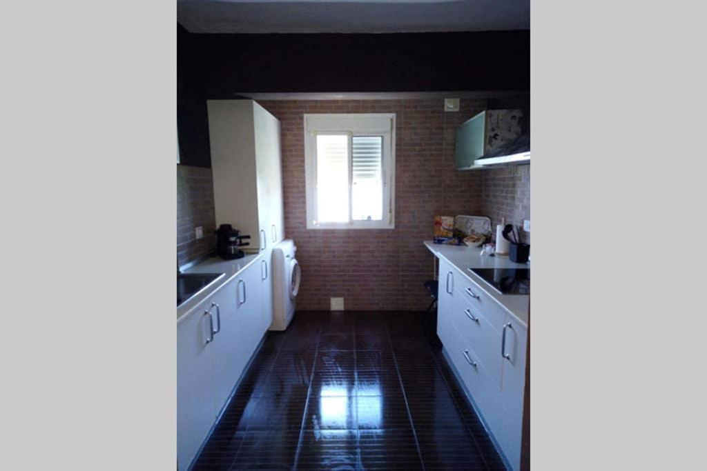 Sevilla ,Piso Completo En Buena Zona,Wifi Y Aparcamiento Ngoại thất bức ảnh